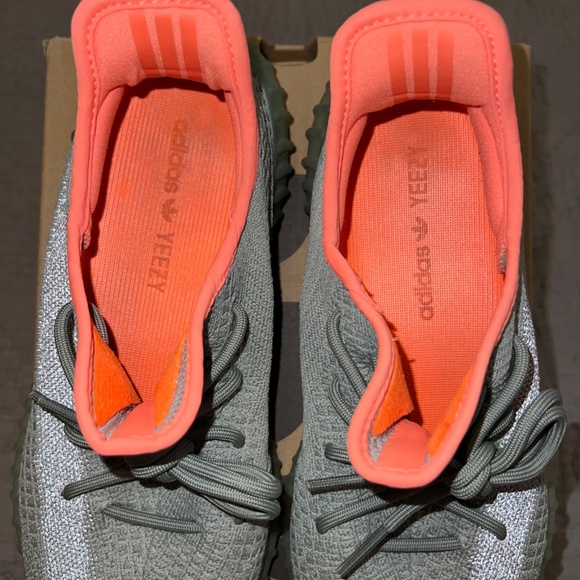 Adidas Yeezy Boost 350 V2 Desert Sage Size 11 Mens - Picture 5 of 8